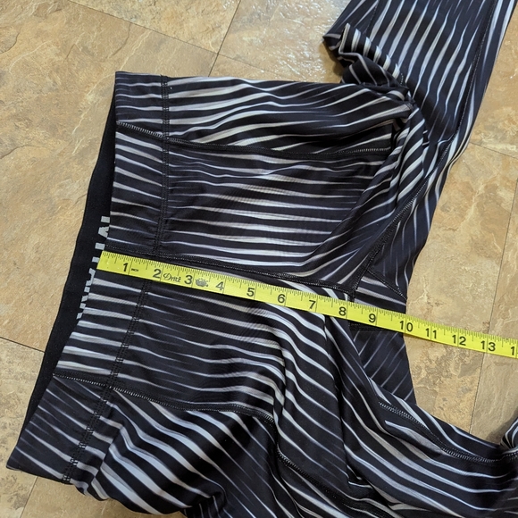 Ivy Park Medium Black White Kaleidoscope Gym Yoga Pilates Workout Gym Leggings - Picture 11 of 12